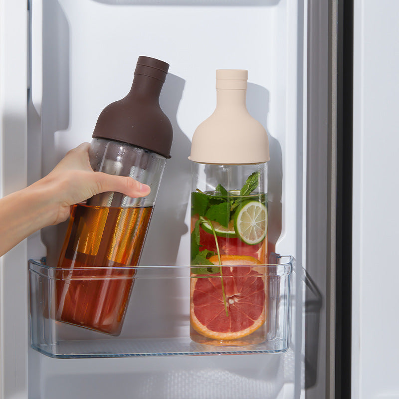 TrueShih Slow Steep Cold Brew Bottle — built-in filter chamber close-up